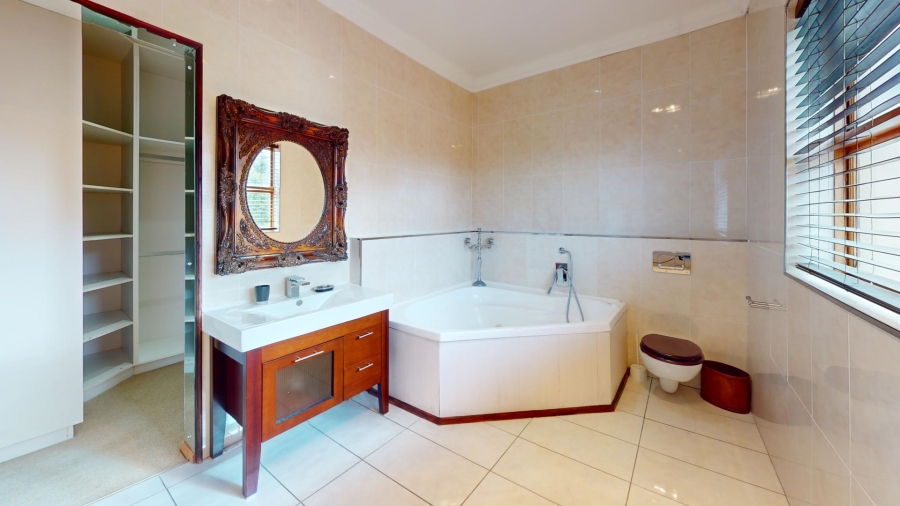6 Bedroom Property for Sale in Walmer Heights Eastern Cape
